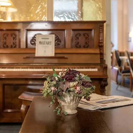 Mozart Hotel 3*